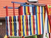Land-und-Kind.de Spielhaus, gestrichen mit Alpina Farben: Oberhaus