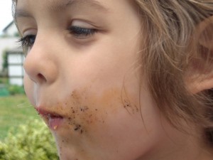 Kinder lieben Schokolade - Der WDR nimmt Ferrero unter die Lupe
