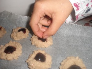 Kinderleicht: Leckere Kekse backen zur Weihnachtszeit!