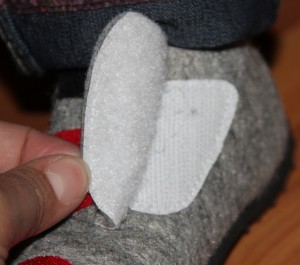 Mit diesem breiten Klettverschluss lässt sich der Schuh perfekt einstellen